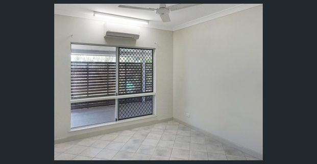 3 Bedroom Home with no rear neighbours! - Photo 1