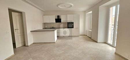 RÉNOVÉ À PROXIMITÉ DU CENTRE-VILLE - Foto 3