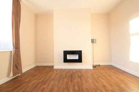 Bury Old Road, Heywood - Photo 2