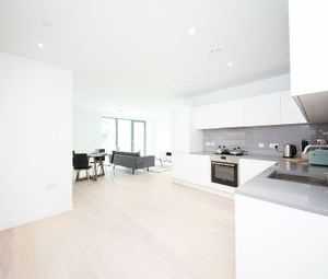 2 Bedrooms Flat to rent in Fairwater House, 3 Bonnet Street, Royal Wharf, Silvertown, London E16 | £ 404 - Photo 1