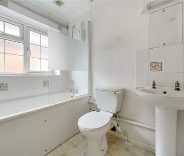 5 bedroom detached house to rent - Photo 2