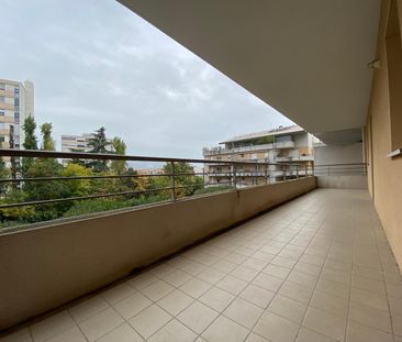 Location Appartement 3 pièces 74m² VALENCE 26000 - Photo 2