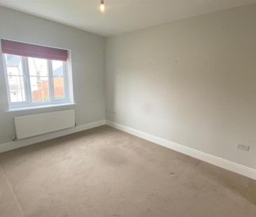 2 bedroom coach house to rent - Photo 2