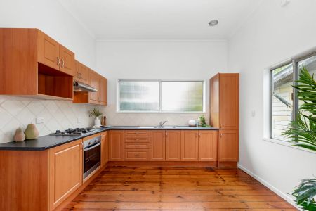 CHARACTER-FILLED HOME IN A PRIME INNER-CITY LOCATION - Photo 2