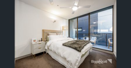 Light & Bright Apartment with Desirable Corner Position - Photo 4