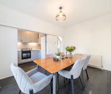 4 bedroom end of terrace house to rent - Photo 2