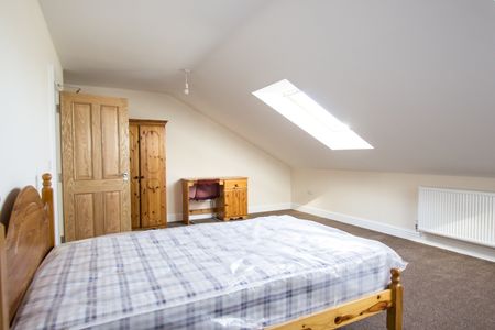 8 Bed Semi-Detached House, Carlton Road, SO15 - Photo 4