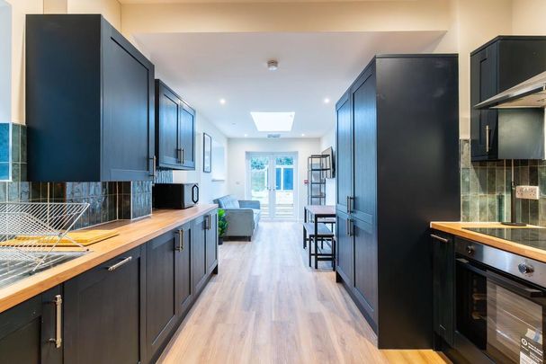 1 bedroom in a house share to rent - Photo 1