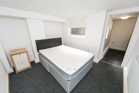 Estcourt Terrace, Headingley, Leeds - Photo 3