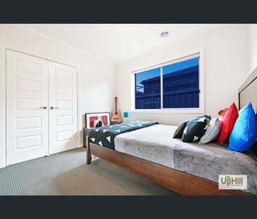 11 Great Banjo Street, Clyde North, Vic 3978 - Photo 5