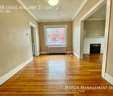 BEAUTIFULLY UPDATED 2BED/1BATH APARTMENT + HYDRO & GAS - Photo 1