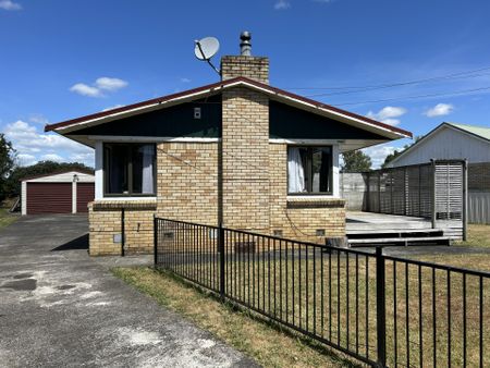 Family home on Uenuku Street - Photo 3