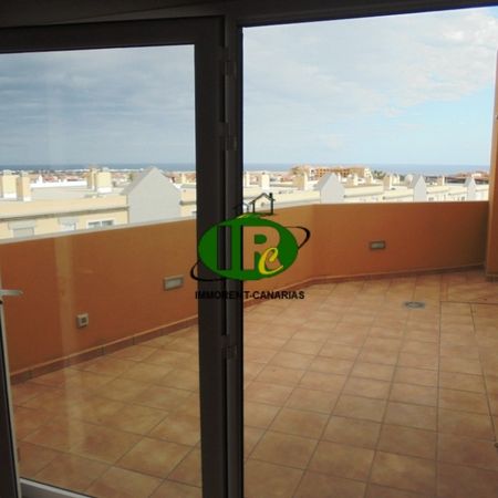 Penthouse apartment above the roofs of Tablero, with 2 bedrooms and 1 bathroom, large new kitchen - Photo 2