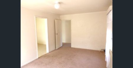 Comfortable 3-Bedroom Home in Convenient Dandenong North Location - Photo 5