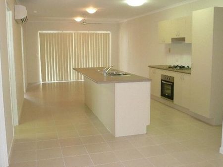 SPACIOUS AND MODERN JUST MINUTES FROM THE CBD - Photo 5