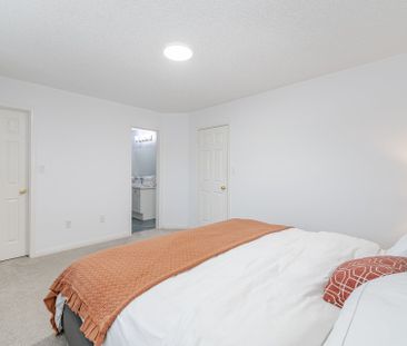 For Lease - 2159 Baronwood Drive, Oakville, Ontario - Photo 3