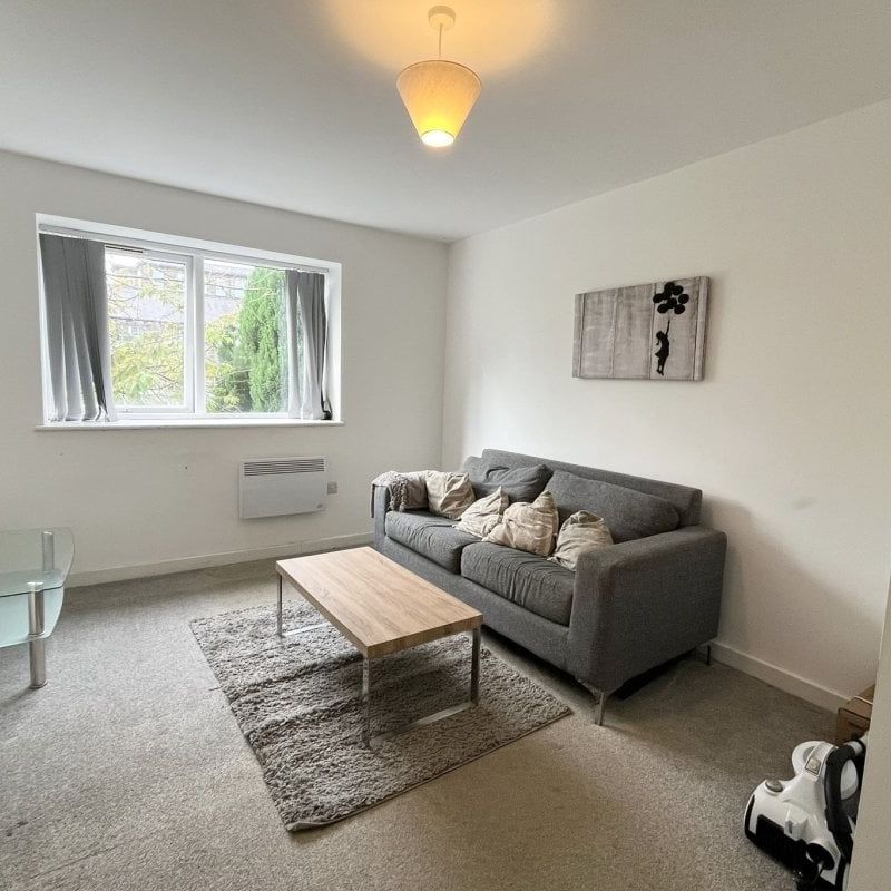 WEST PARADE - Photo 1