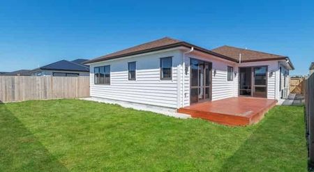 Fully furnished home in Clarks Beach - Photo 5