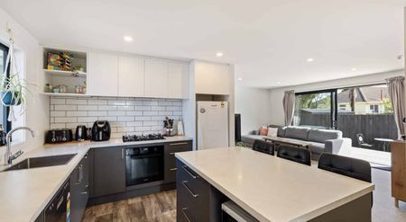 Sun soaked north-facing - Photo 4