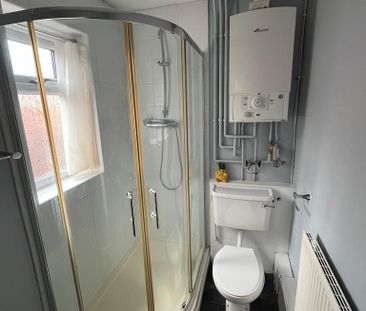 2 bedroom terraced house to rent - Photo 4