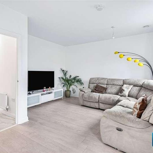 Edgecumbe Avenue, London, NW9 - Photo 1