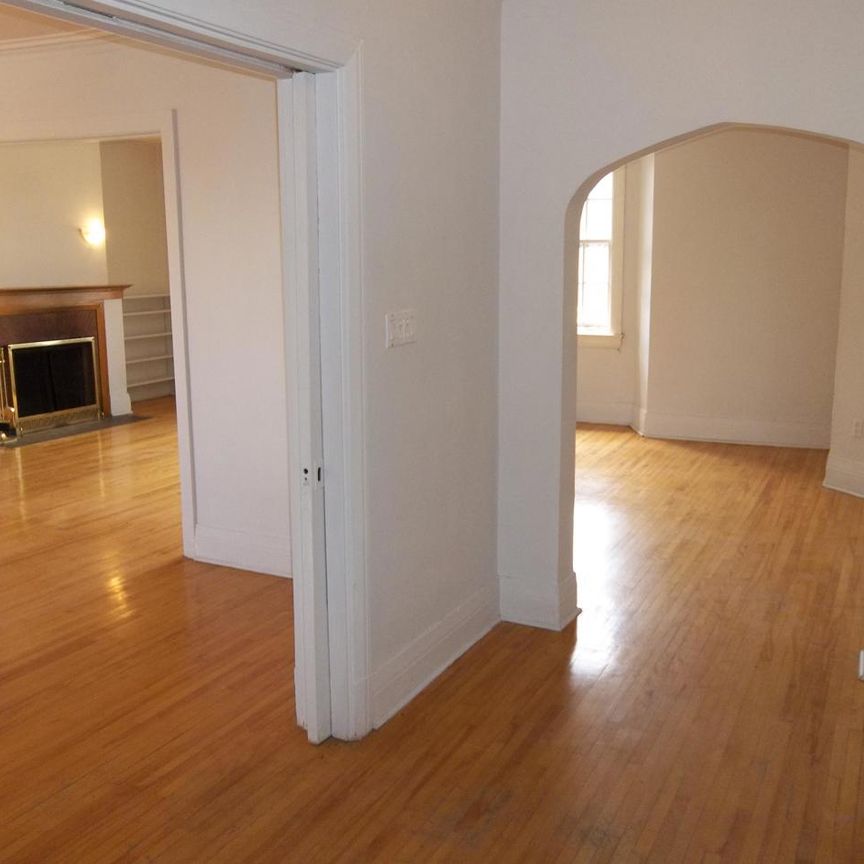 Westmount – Très Grand logement 6 1/2 Chauffé – Heated - Photo 1