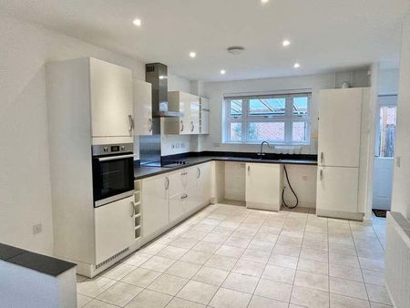 Dutchbarn Lane, Seabrook Orchards, Exeter, EX2 - Photo 4