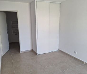 T2 AVEC TERRASSE + PARKING - Photo 4
