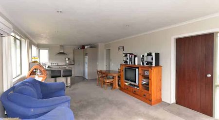 Central Richmond Family Home. - Photo 3