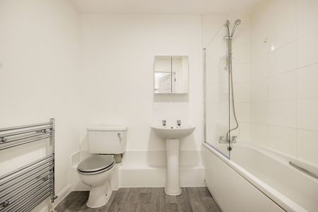 2 Bedroom - Photo 2