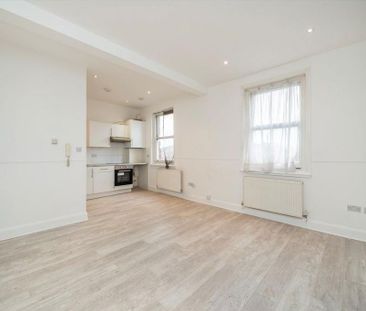 3 bedroom flat to rent - Photo 1