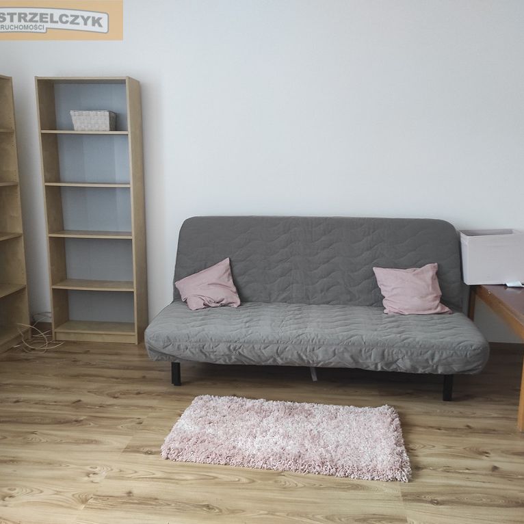 Wysoka i jasna kawalerka w okolicy Placu Zbawiciela - Zdjęcie 1