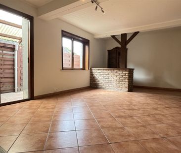 Jolie maison rénovée avec cour au centre du village - Foto 6