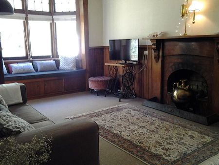 Charming 2BR Cottage in The Wood, Nelson - Photo 5