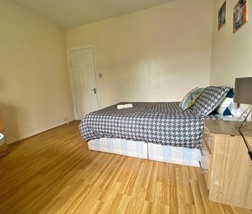 Room in a Shared House, Gibbon Road, W3 - Photo 4