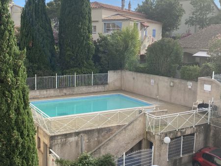 Location Appartement 3 pièces 51m² LA SEYNE SUR MER 83500 - Photo 4