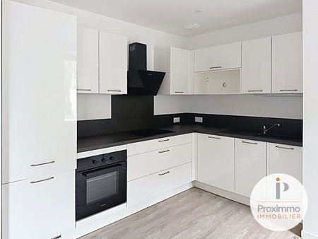 Location Maison 4 pièces 99m² - Photo 4
