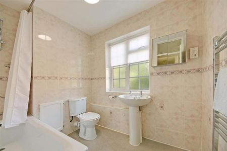 2 bedroom flat to rent - Photo 5