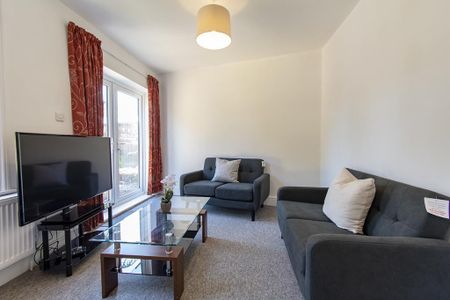 Bournemouth Alma Road Charminster, BH9, Dorset - Photo 2