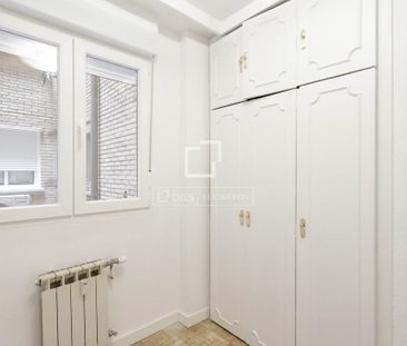 madrid, Community of Madrid 28035 - Photo 1