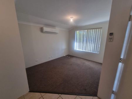 Compact Tidy Home on a Big Block - Photo 4