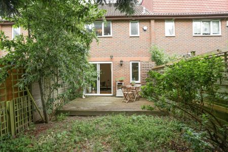 3 bedroom terraced house to rent - Photo 3