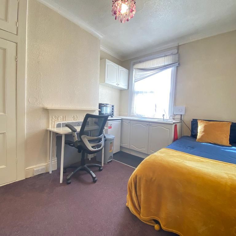 7 bedroom house share to rent - Photo 1
