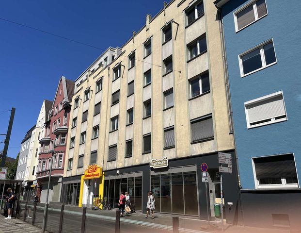 DÜSSELDORF-BILK: TRAUMHAFTE 2-ZIMMERWOHNUNG MIT GROßER TERRASSE & RÜCKWÄRTIGEM DACHGARTEN - Foto 1