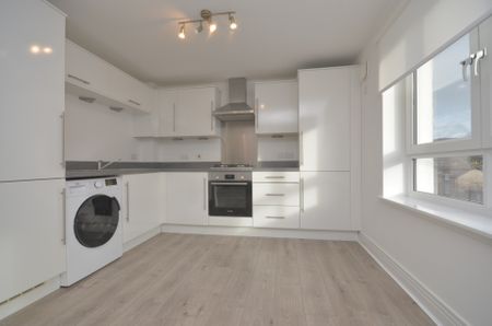 2 Castlegate Avenue - Photo 2