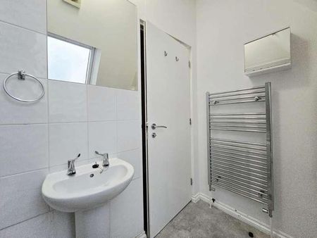 Hertford Road, EN3 - Photo 3