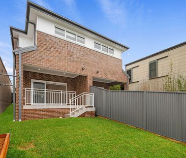 2/18 Waverley Crescent, Bondi Junction, NSW 2022 - Photo 3