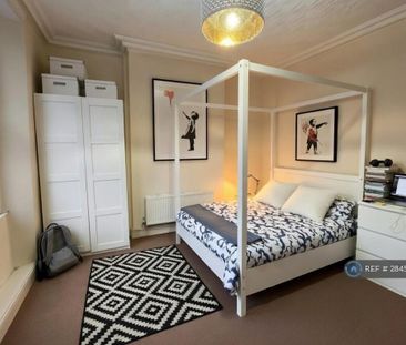 1 bedroom in a house share to rent - Photo 3