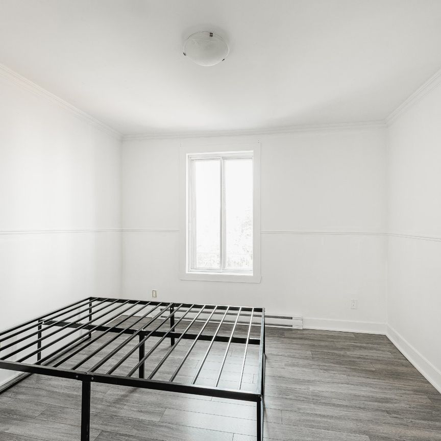 615 1re Avenue - Photo 1