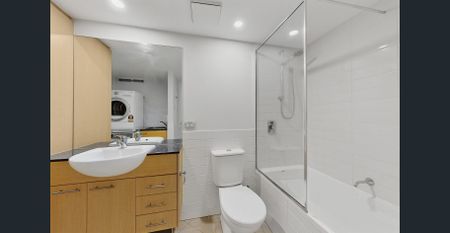 City Living at Its Best in Adelaide Terrace - Photo 5